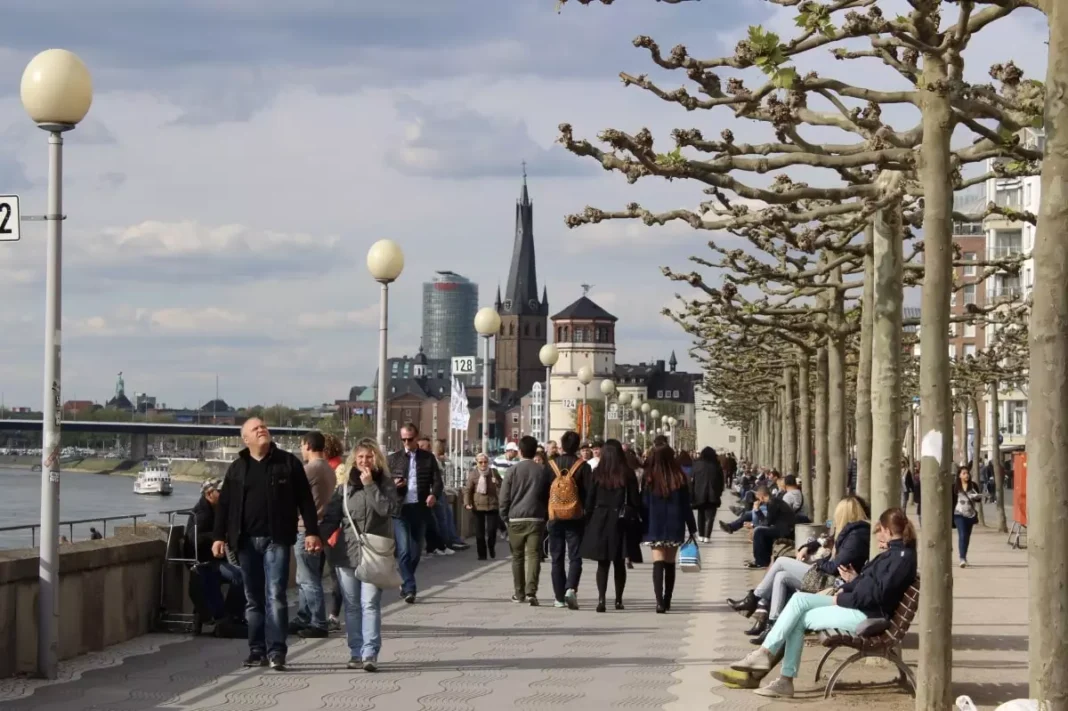 dusseldorf_gezilecek_yerler_almanya