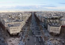 Şanzelize Caddesi: Paris’te Bir Gezinti