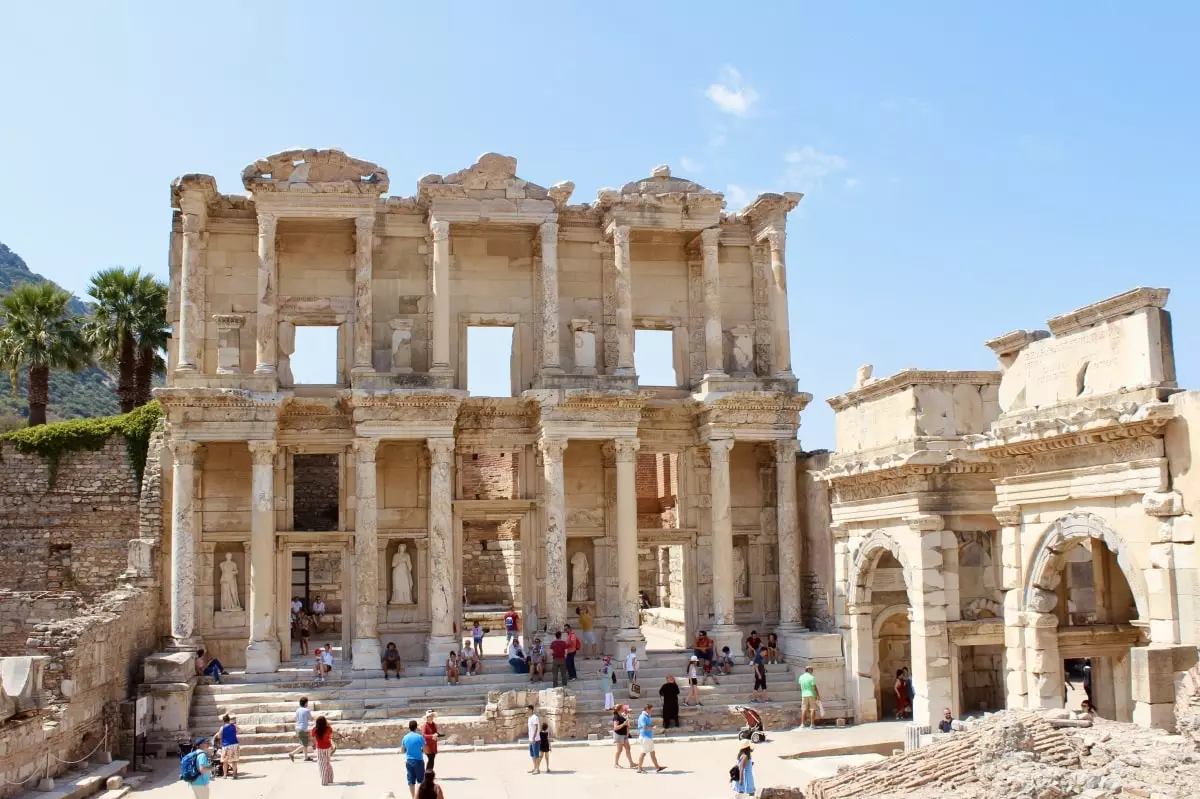 celsus_kutuphanesi_efes