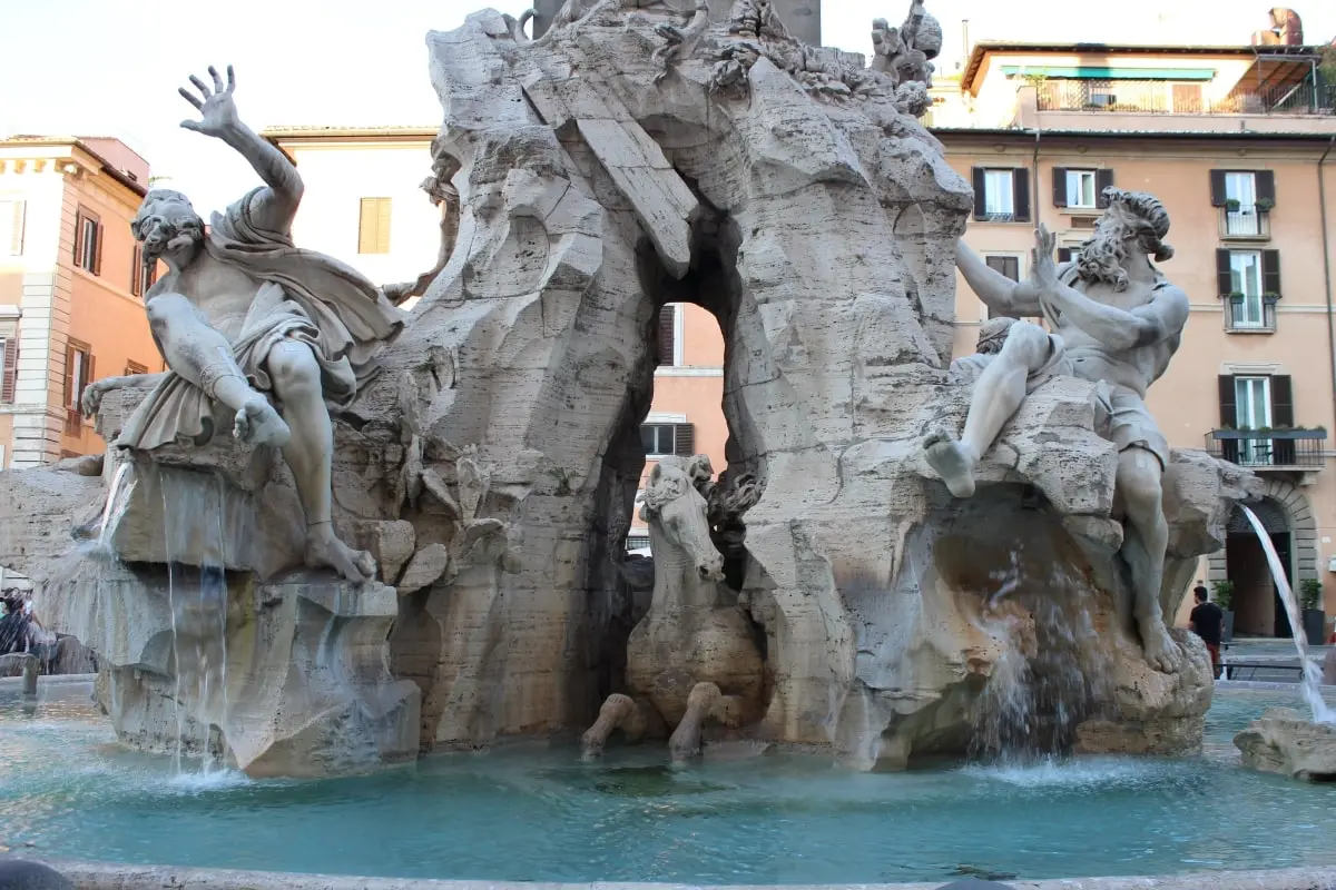 dort_nehir_cesmesi_roma_navona